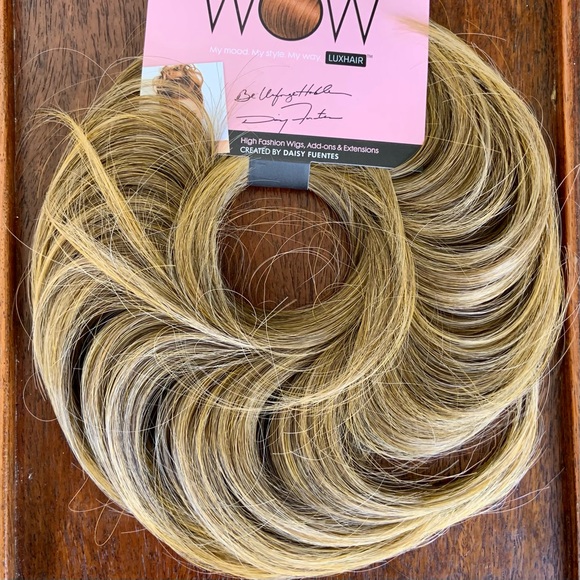 Dk Ash Blonde SECRET EXTENSIONS Tousled Twist Updo - Picture 4 of 9